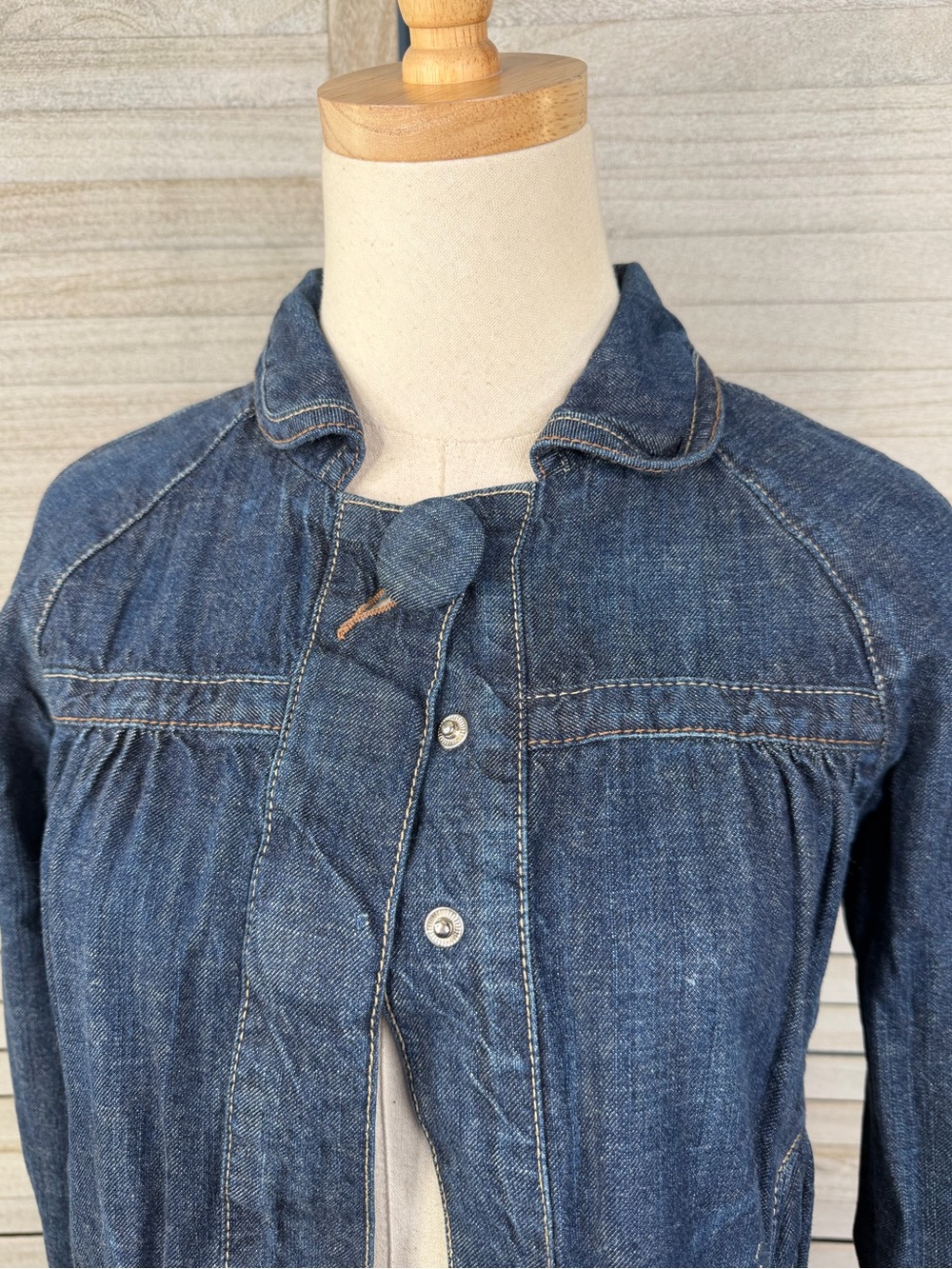 DKNY JEANS Women's Dark Wash Jean Jacket Peter Pan Collar Button Front-XS - Picture 2 of 5